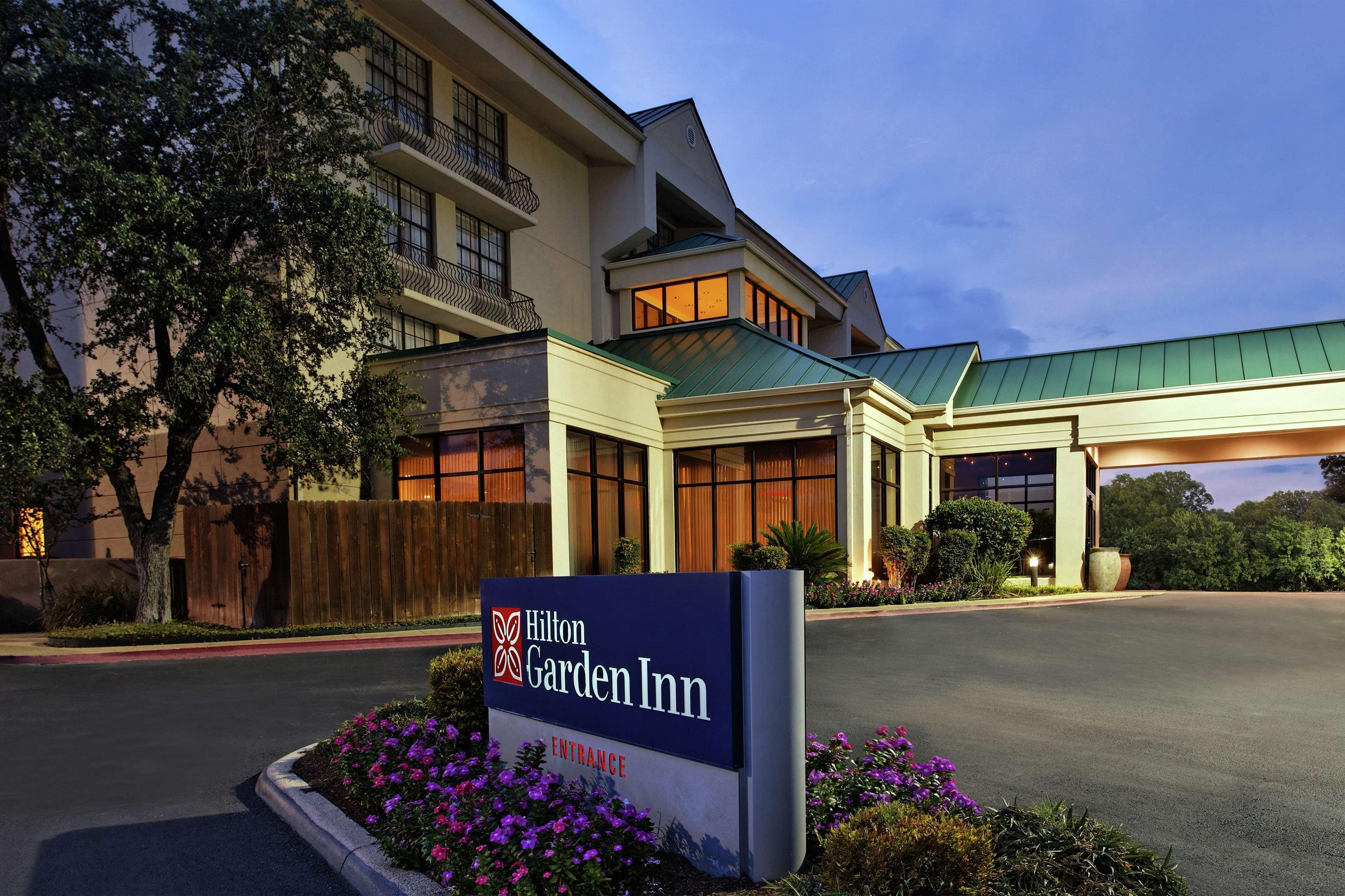 Hilton Garden Inn San Antonio Airport Exterior photo