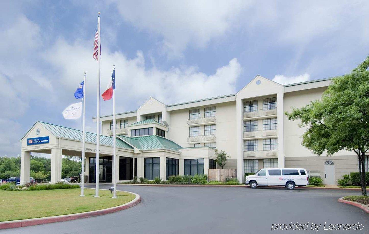 Hilton Garden Inn San Antonio Airport Exterior photo